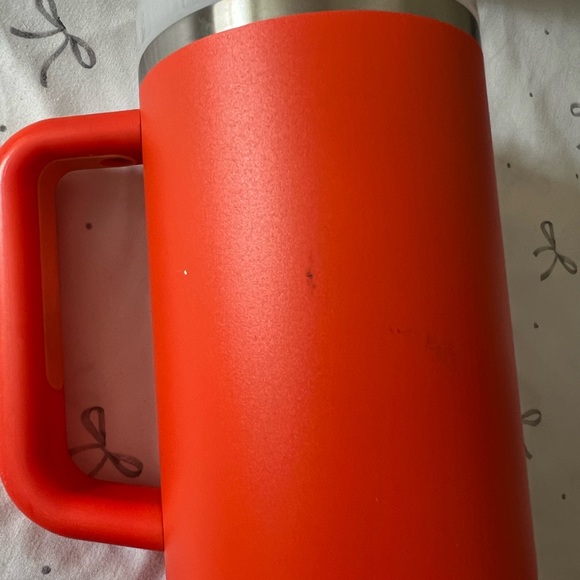 Stanley Bold Red Travel Mug with Handle - Picture 6 of 8